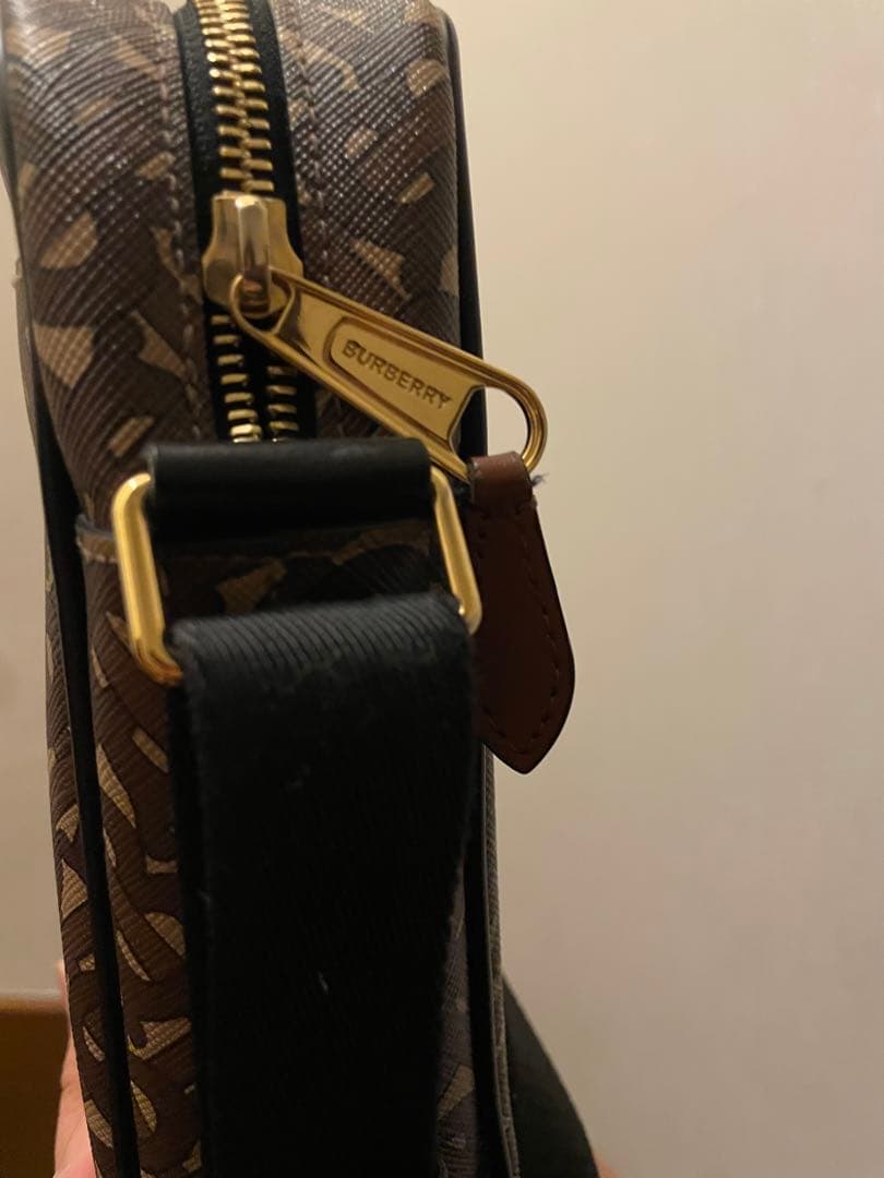 Burberry TBロゴショルダーバッグ