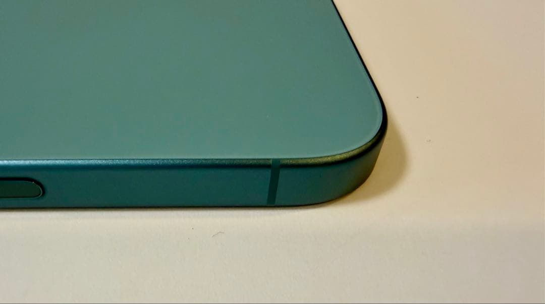 【極美品】iPhone16 128GB SIMフリー バッテリー94%ティール