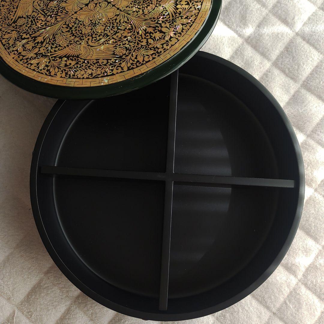 韓国漆器　螺鈿　美品お節正月縁起物　クジョルパン九節板　宝石箱