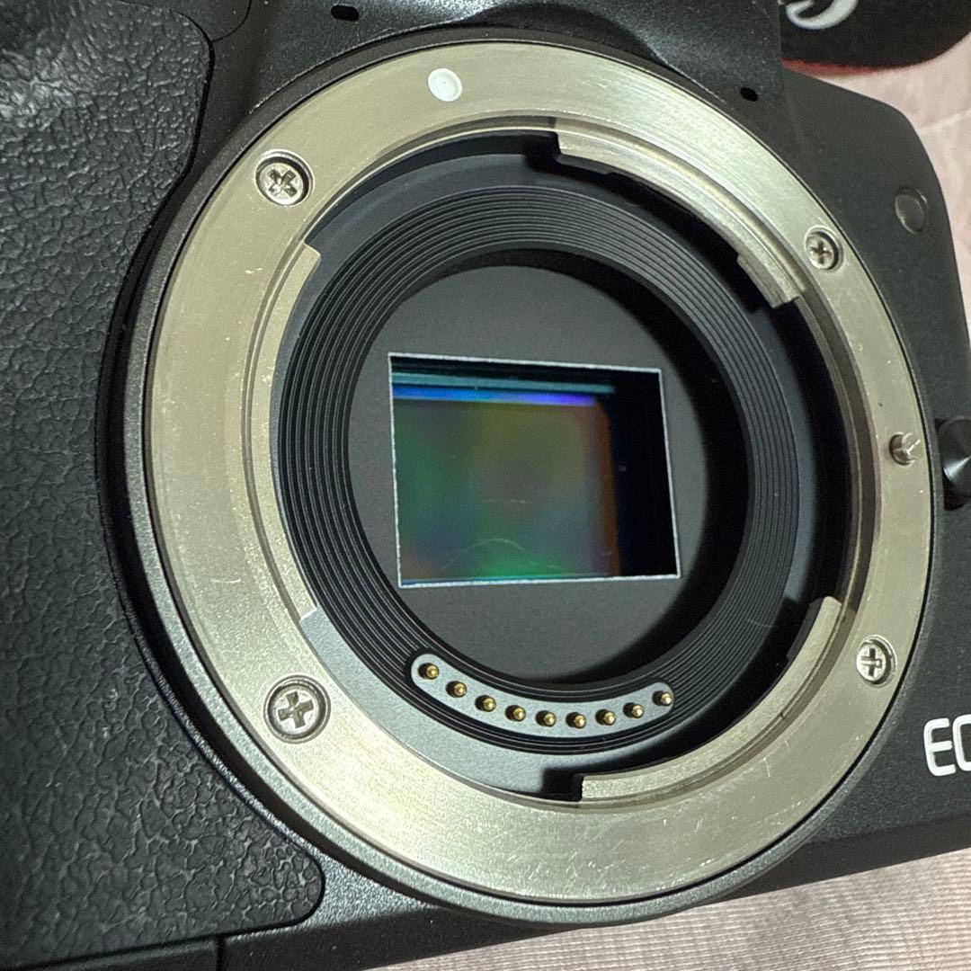 Canon EOS kiss M ボディ ミラーレスカメラ