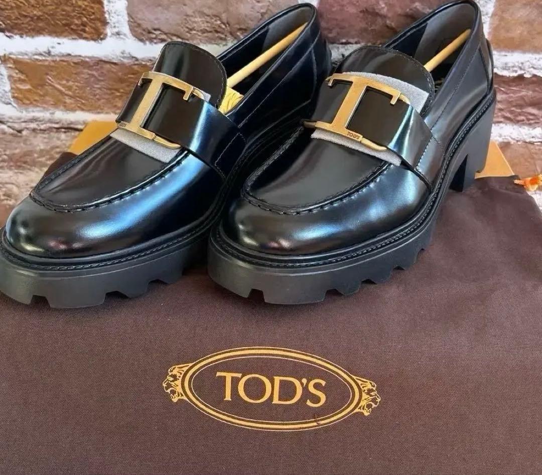TOD’S トッズ Tタイムレス レザーローファー