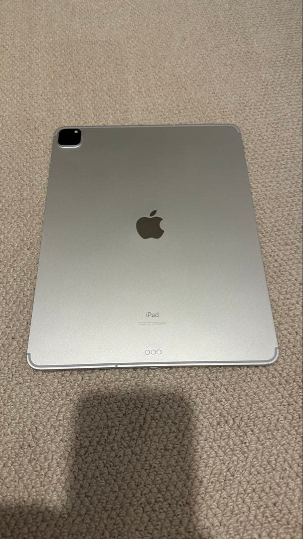 ゆ*様 iPad Pro 4世代シルバー Keyboard等付お買得wifi+C