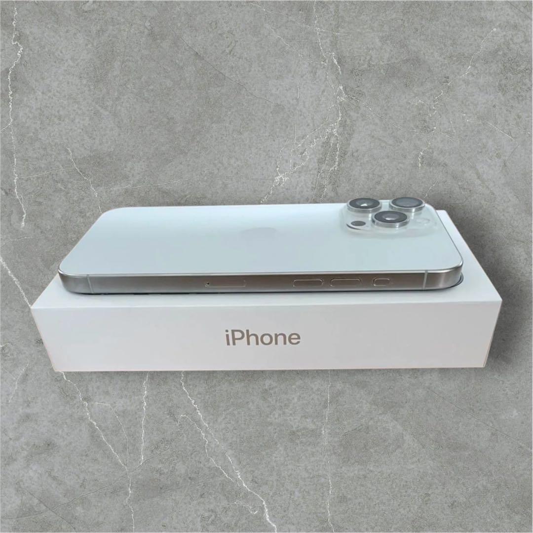 美品★iPhone15pro max512GB★ホワイト★