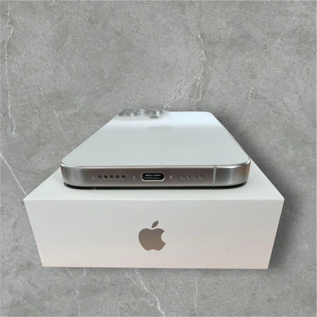 美品★iPhone15pro max512GB★ホワイト★