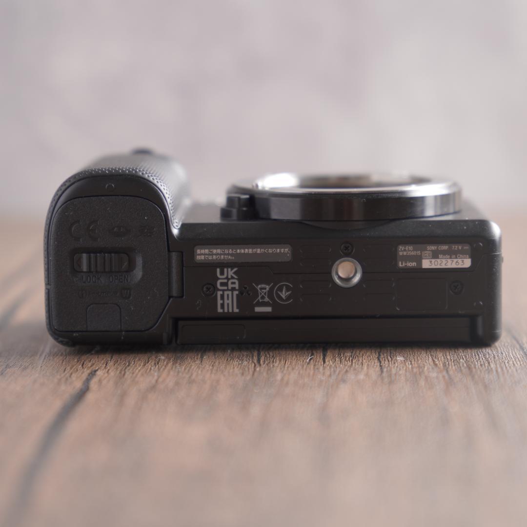ショット数311回でほぼ未使用✨バッテリー2個✨SONY ZV-E10　155