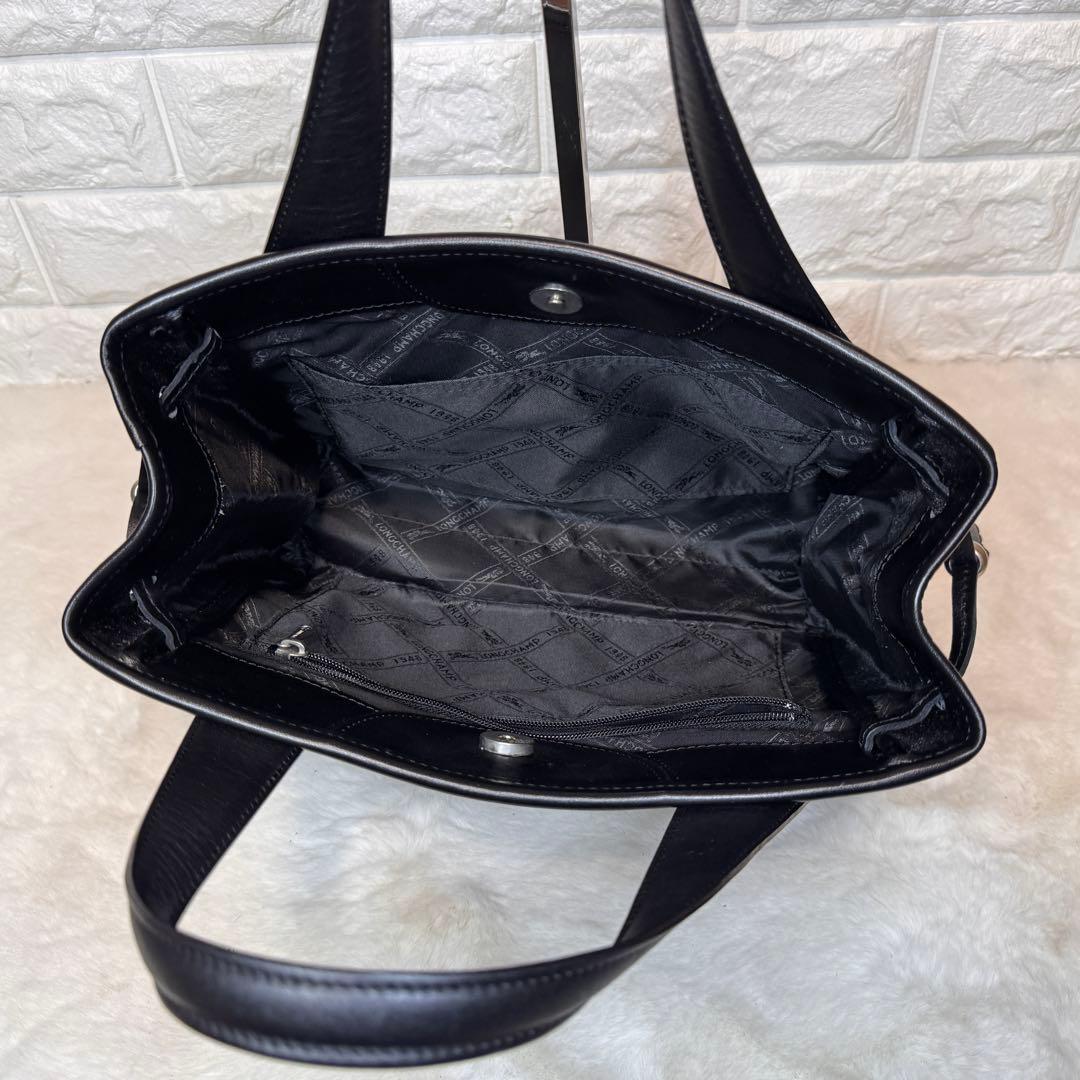 美品 LONGCHAMP 黒 レザーハンドバッグ シルバーボタン