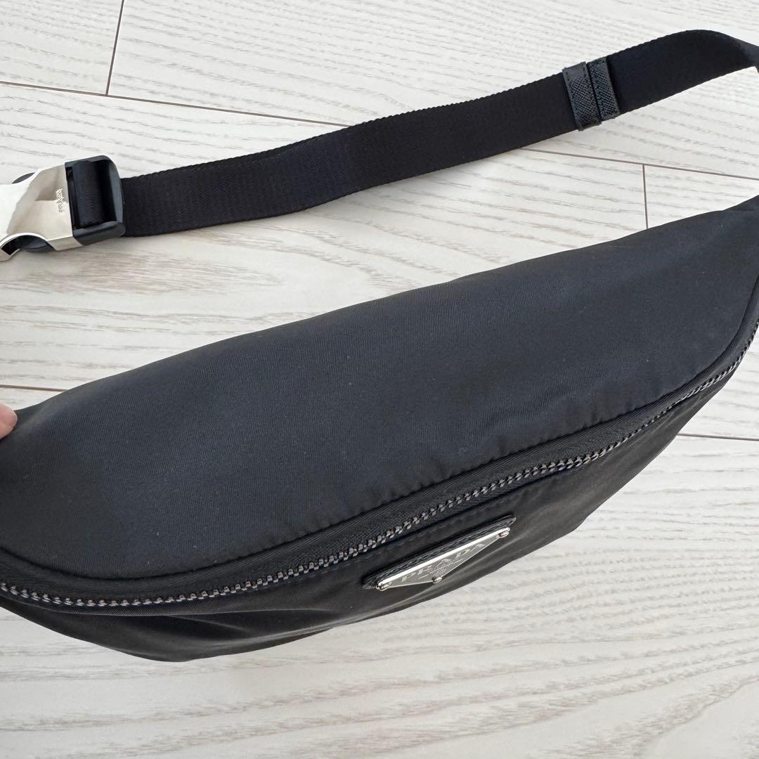 【美品！】PRADA リナイロン ボディバッグ・ウエストポーチ　2VL033