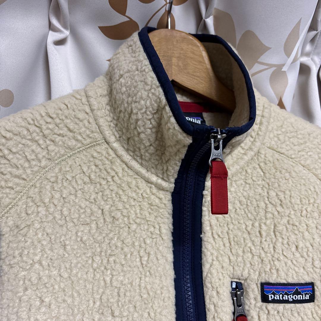✨美品✨パタゴニア　レトロ・パイル フリースベスト ベージュ 胸ロゴ　好配色