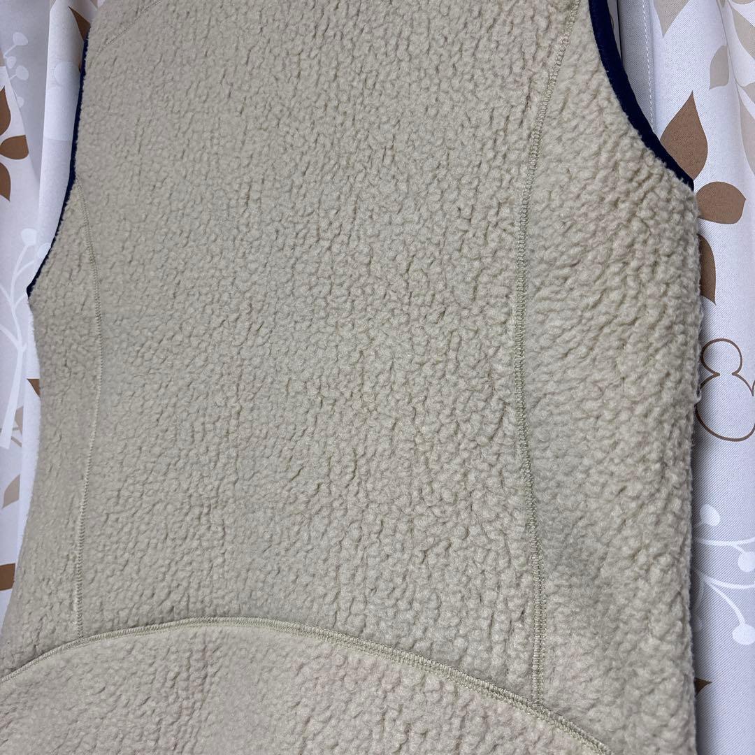 ✨美品✨パタゴニア　レトロ・パイル フリースベスト ベージュ 胸ロゴ　好配色