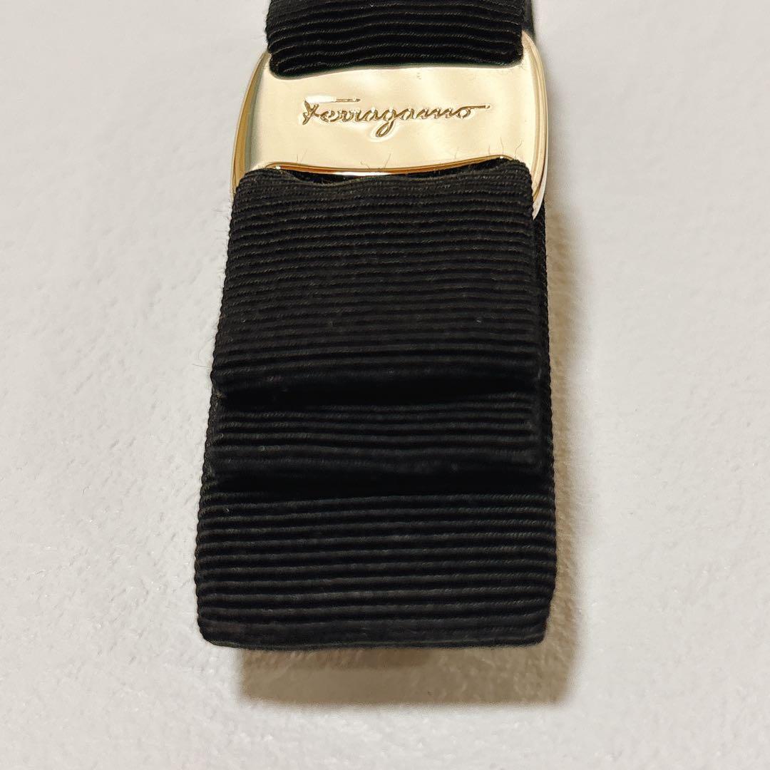サルヴァトーレフェラガモ ヴァラリボン バレッタ ゴールド ブラック