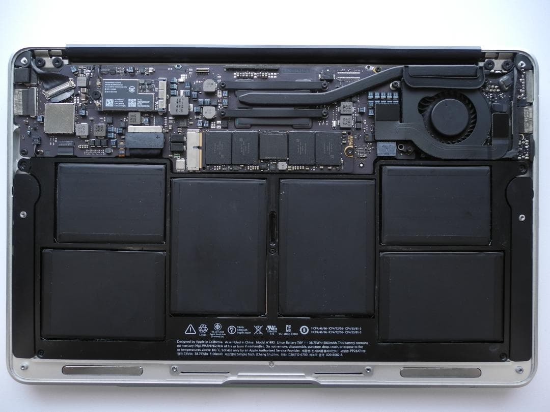 MacBook Air 11インチ 2014 高速SSD交換済
