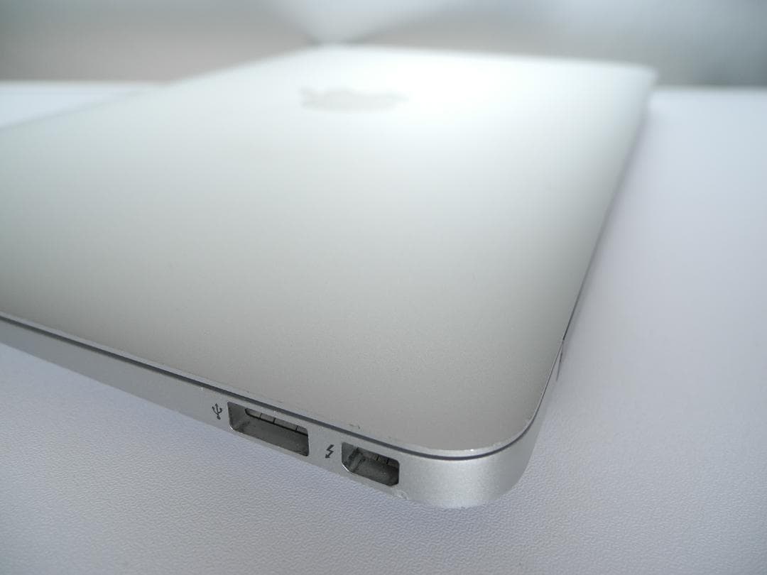 MacBook Air 11インチ 2014 高速SSD交換済