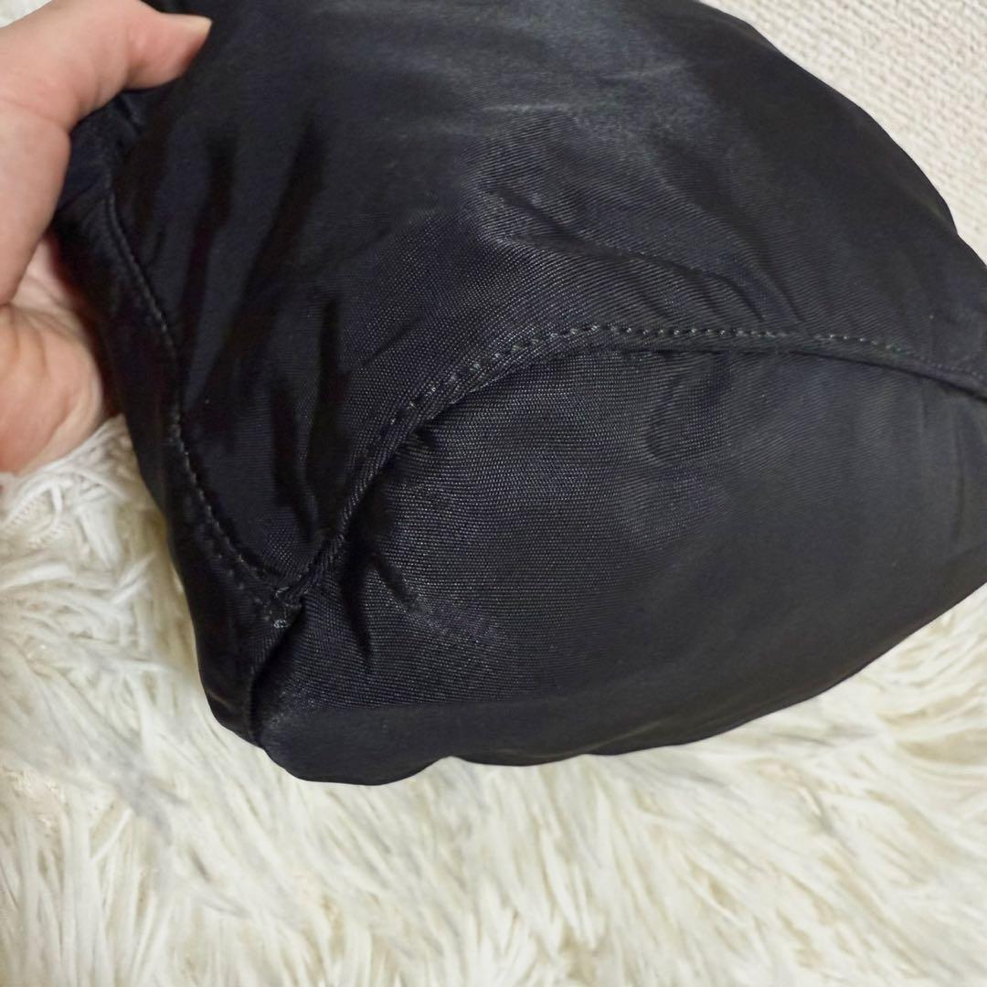 PRADA　アクセサリーポーチ　ブラック　ナイロン 巾着