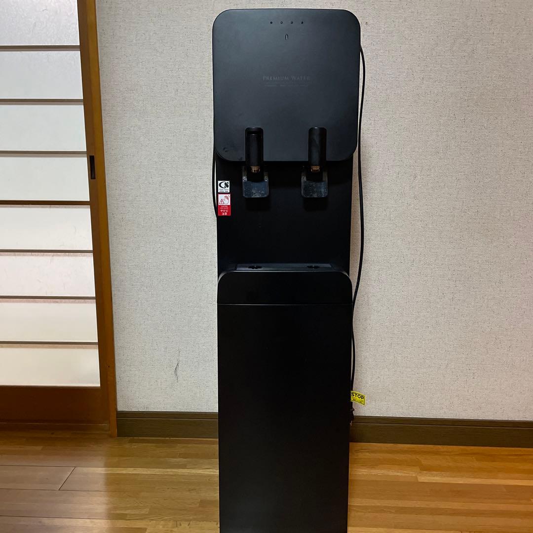 ウォーターサーバー　黒