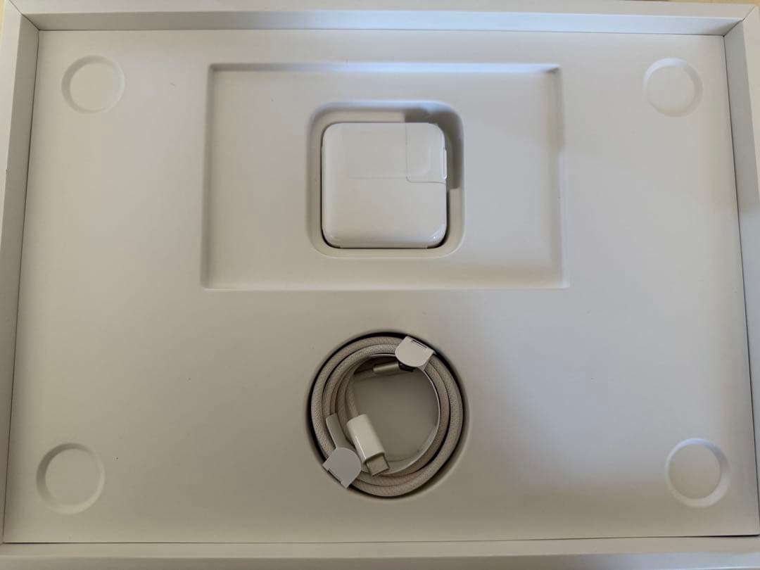 【美品】Macbook Air M2 8/256 スターライト