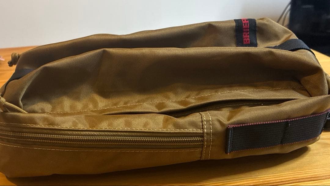 ブリーフィング　ショルダー SLING WALKER BRIEFING