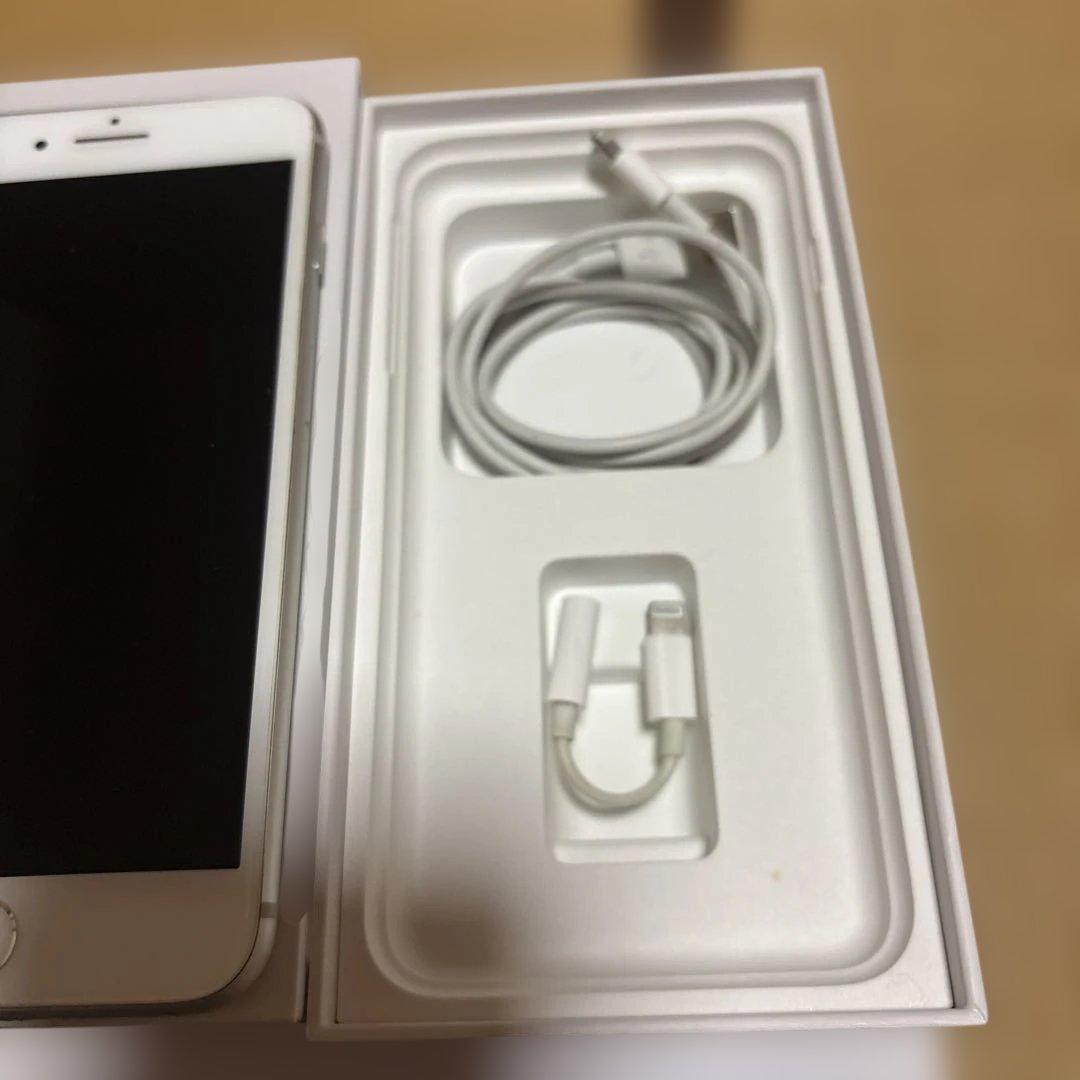 Apple iPhone 8 Plusシルバー 本体 充電器付き
