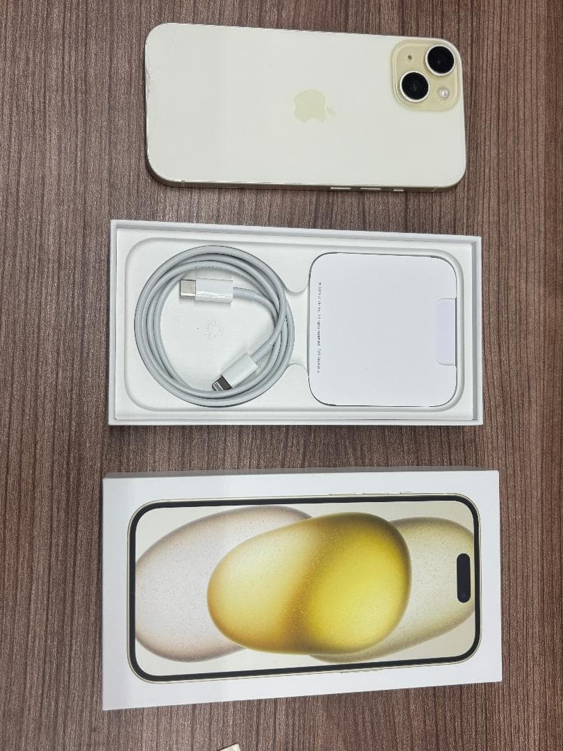 Apple iPhone 15 イエロー【SIMフリー】背面ひびあり