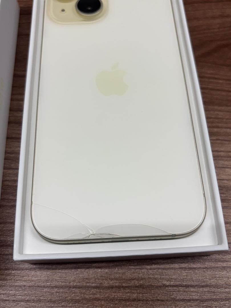 Apple iPhone 15 イエロー【SIMフリー】背面ひびあり