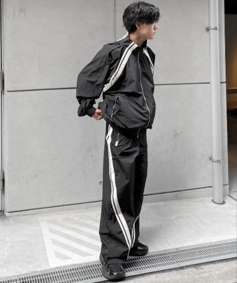 Chikashitsu+ セットアップ トラックジャケットとトラックパンツ