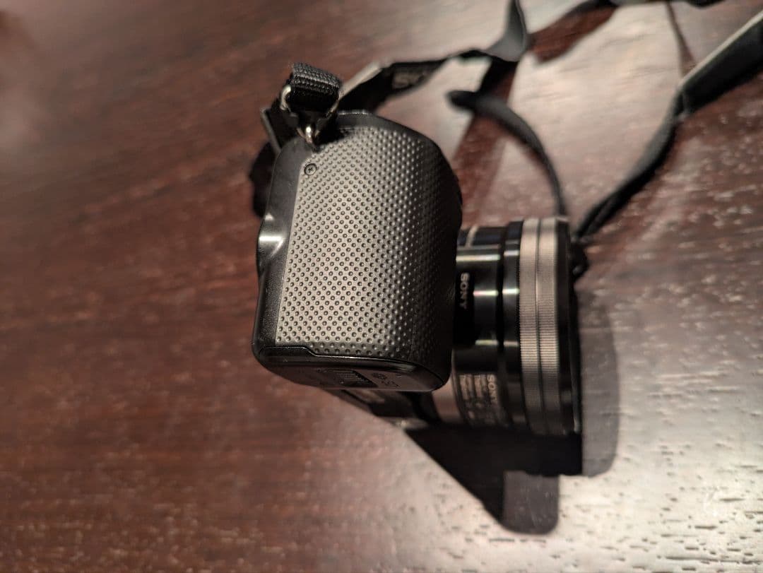 【美品】SONY ミラーレス一眼カメラ　NEX-5R NP-FW50