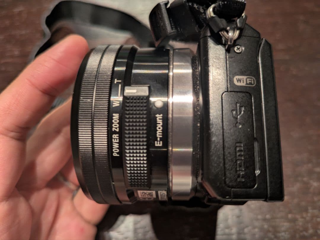 【美品】SONY ミラーレス一眼カメラ　NEX-5R NP-FW50