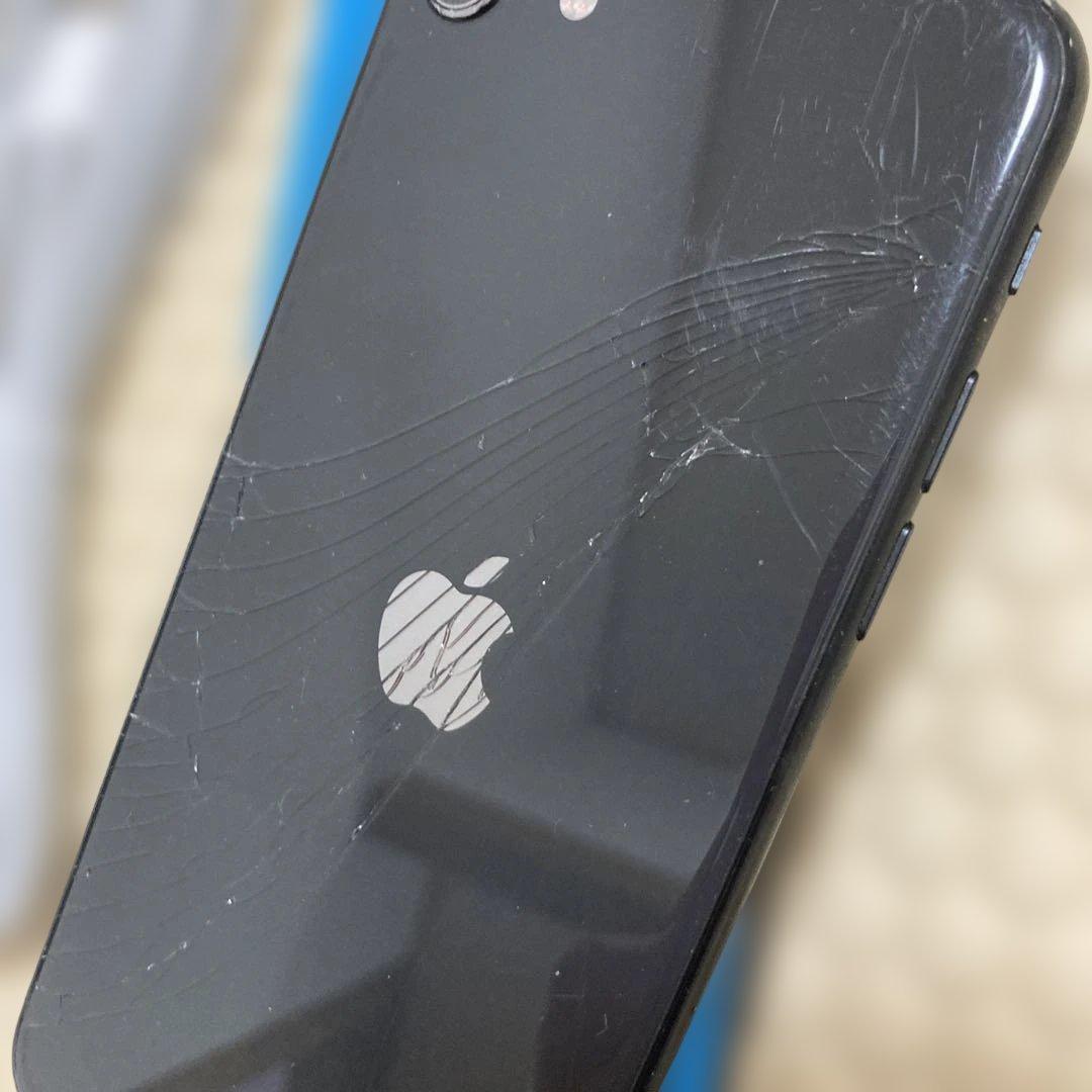 iPhone SE 64GB simフリー　ブラック iFaceケース付き