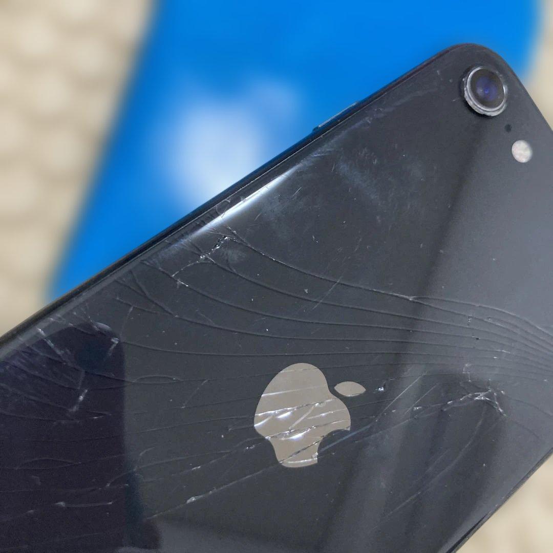 iPhone SE 64GB simフリー　ブラック iFaceケース付き