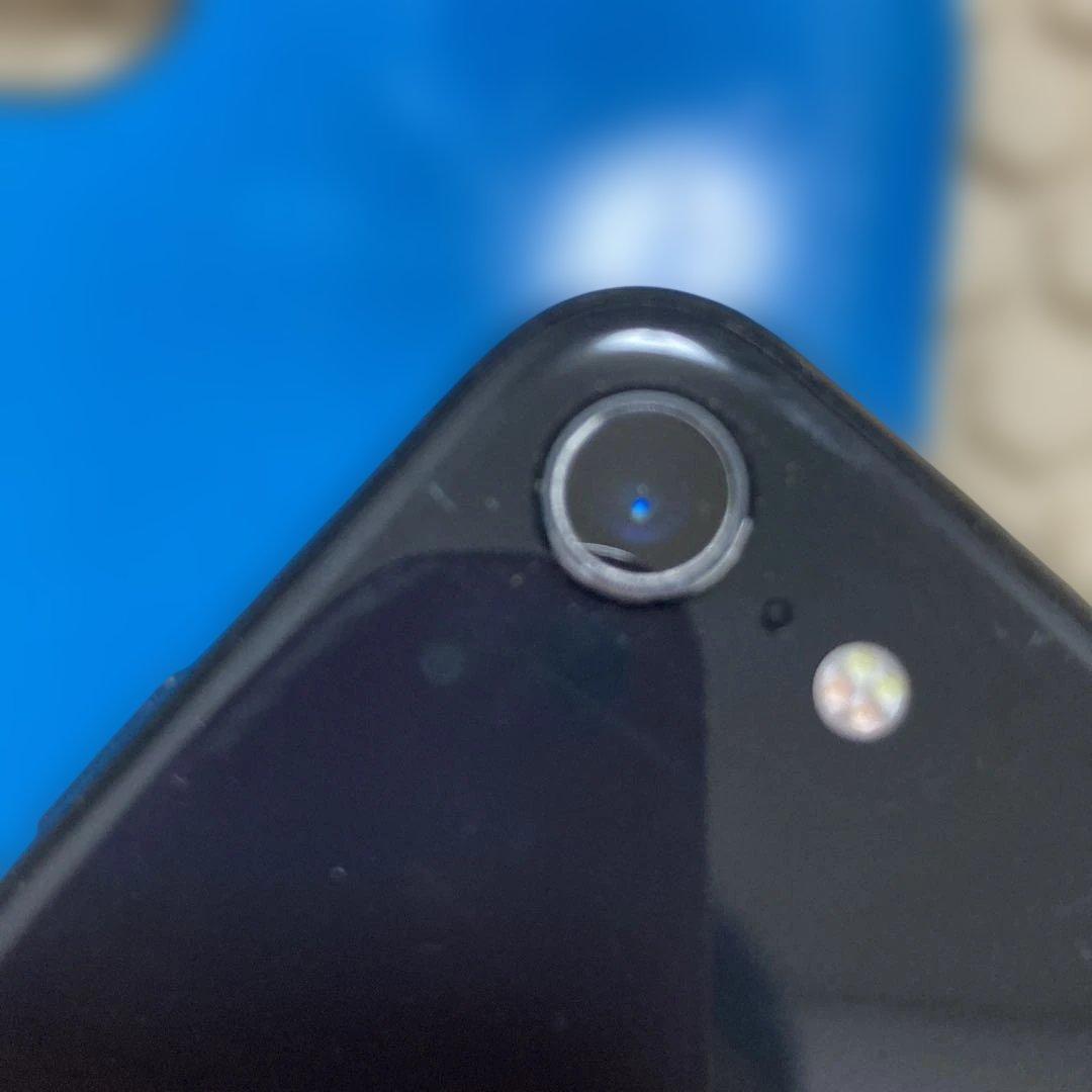 iPhone SE 64GB simフリー　ブラック iFaceケース付き