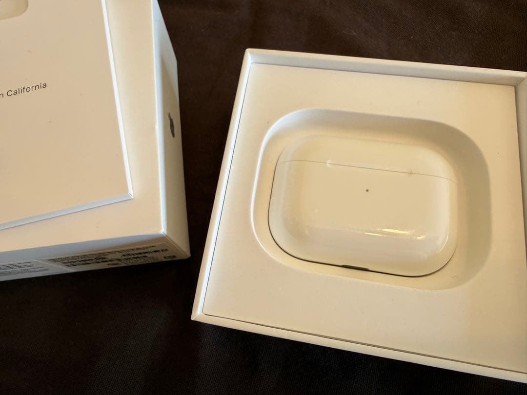 AirPods Pro（ワイヤレス充電ケース付き）正規品・箱/付属品あり
