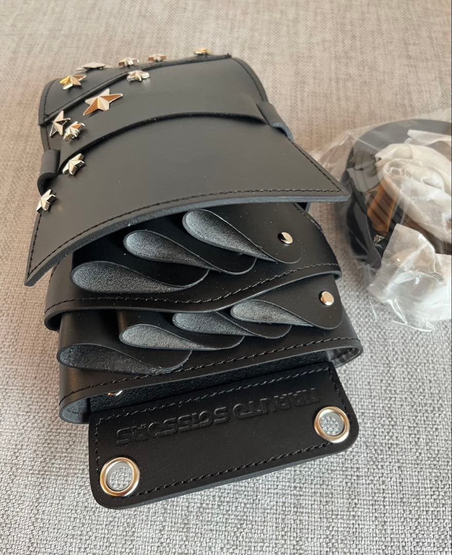 ナルトシザーケース　新品未使用　本革使用