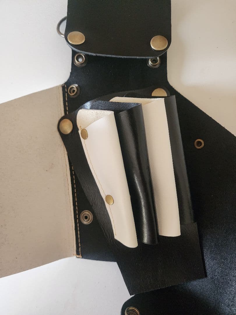 シザーケース 本革 4丁黒&白