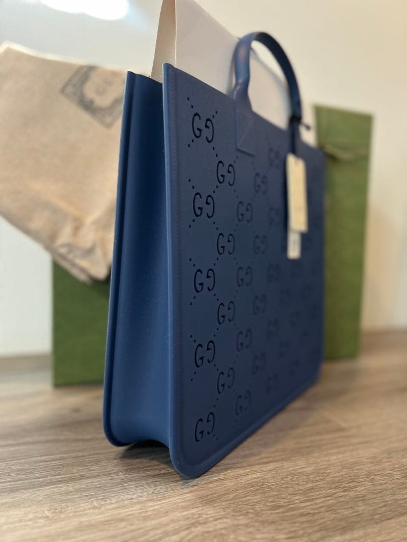 (ニコ)GUCCI ネイビー ラバートート