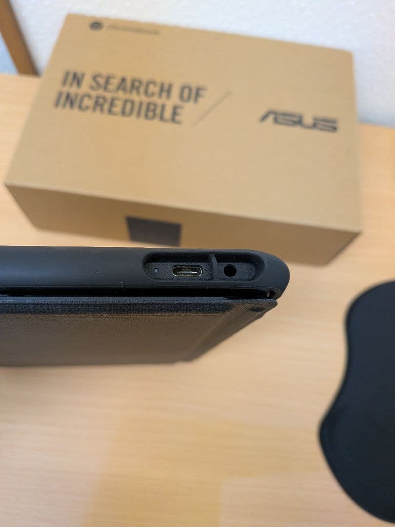 ASUS Chromebook CZ1000DVA 本体