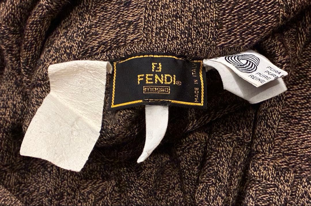 FENDI　フェンディ　イタリア製　タートルネック　ニット　総柄　ズッカ柄　M