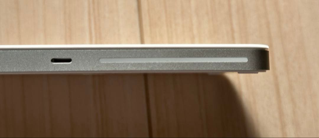 Magic Trackpad ホワイト 本体とケーブル付き