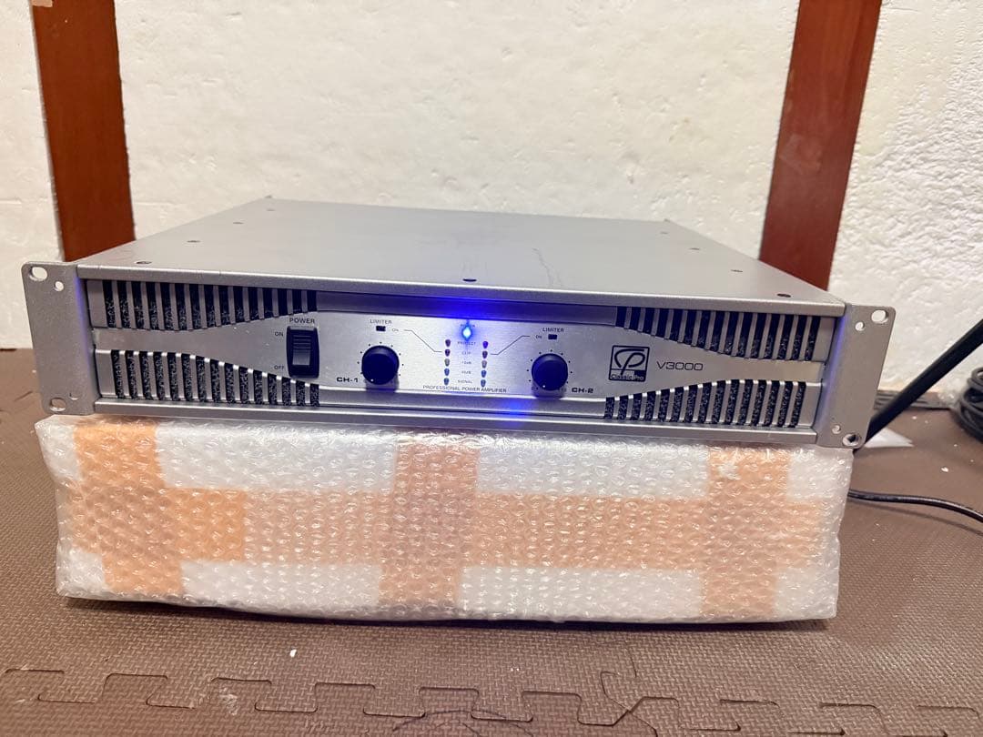 Classic pro V3000 パワーアンプ ,良い品。動作確認済み。