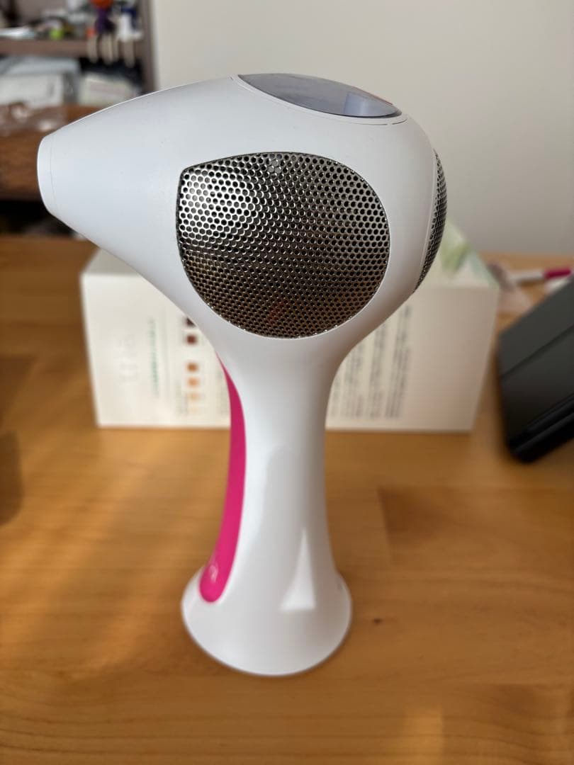トリア 脱毛器 ホワイト/ピンク 充電器付き