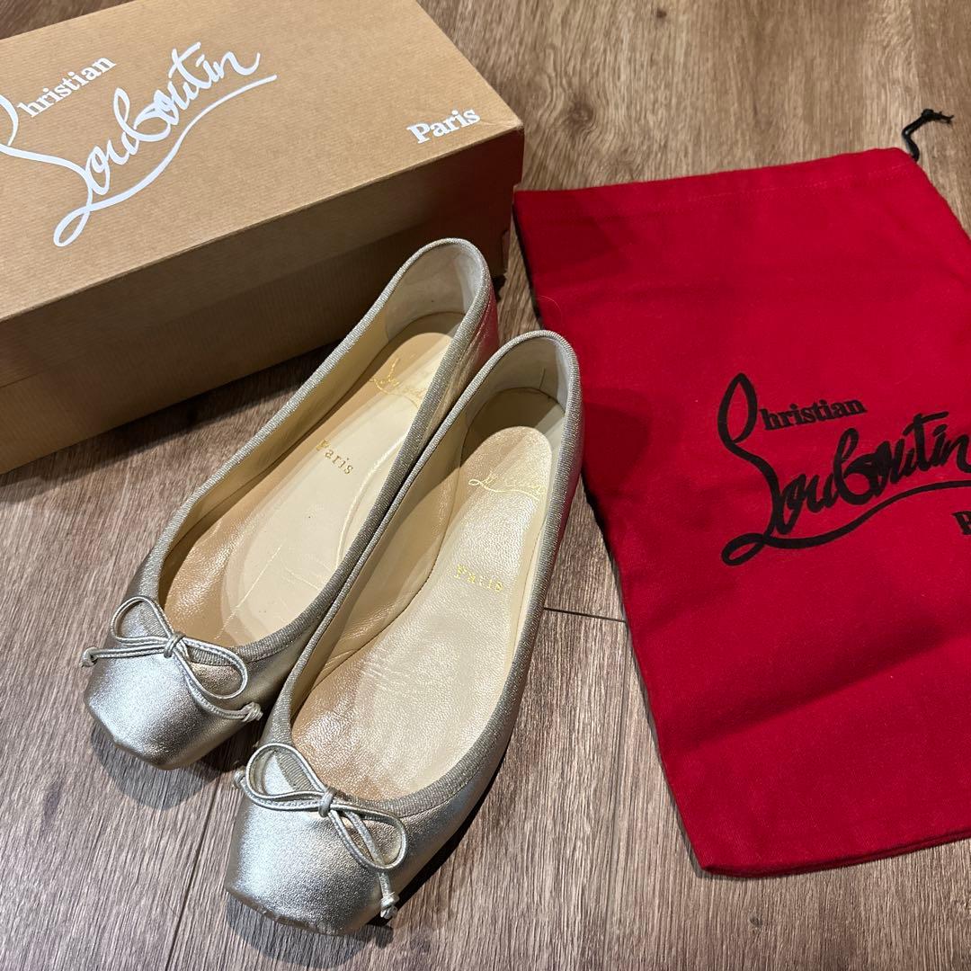 Christian Louboutin ゴールドフラットシューズ　37.5
