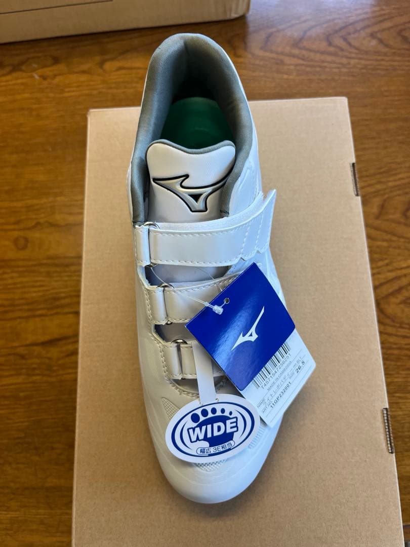 Mizunoライトレボリューションフィニティホワイト 26.5 ポイントスパイク