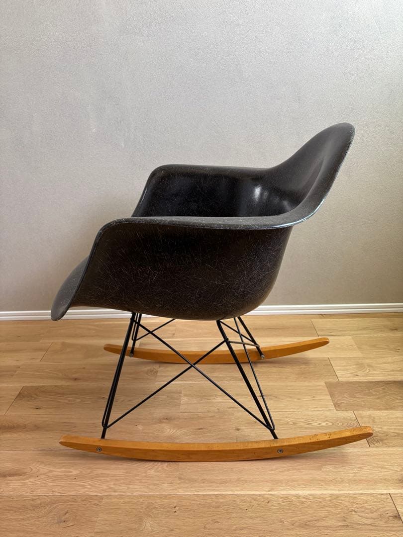 ハーマンミラーイームズアームシェルチェア　ロッカーベース