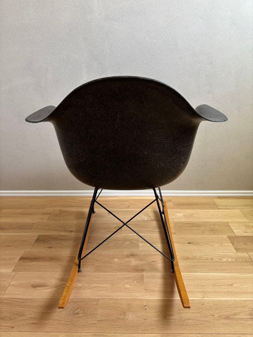 ハーマンミラーイームズアームシェルチェア　ロッカーベース