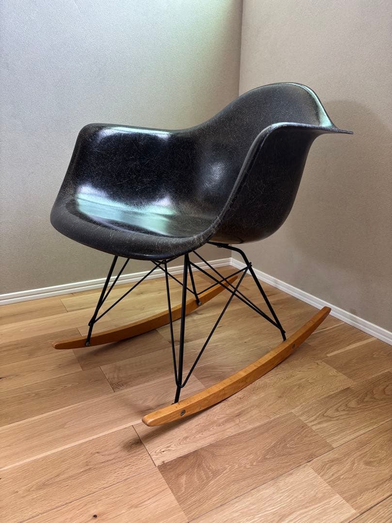 ハーマンミラーイームズアームシェルチェア　ロッカーベース