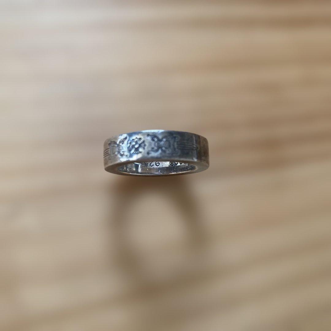 シルバー 彫刻入り 平打ちリング