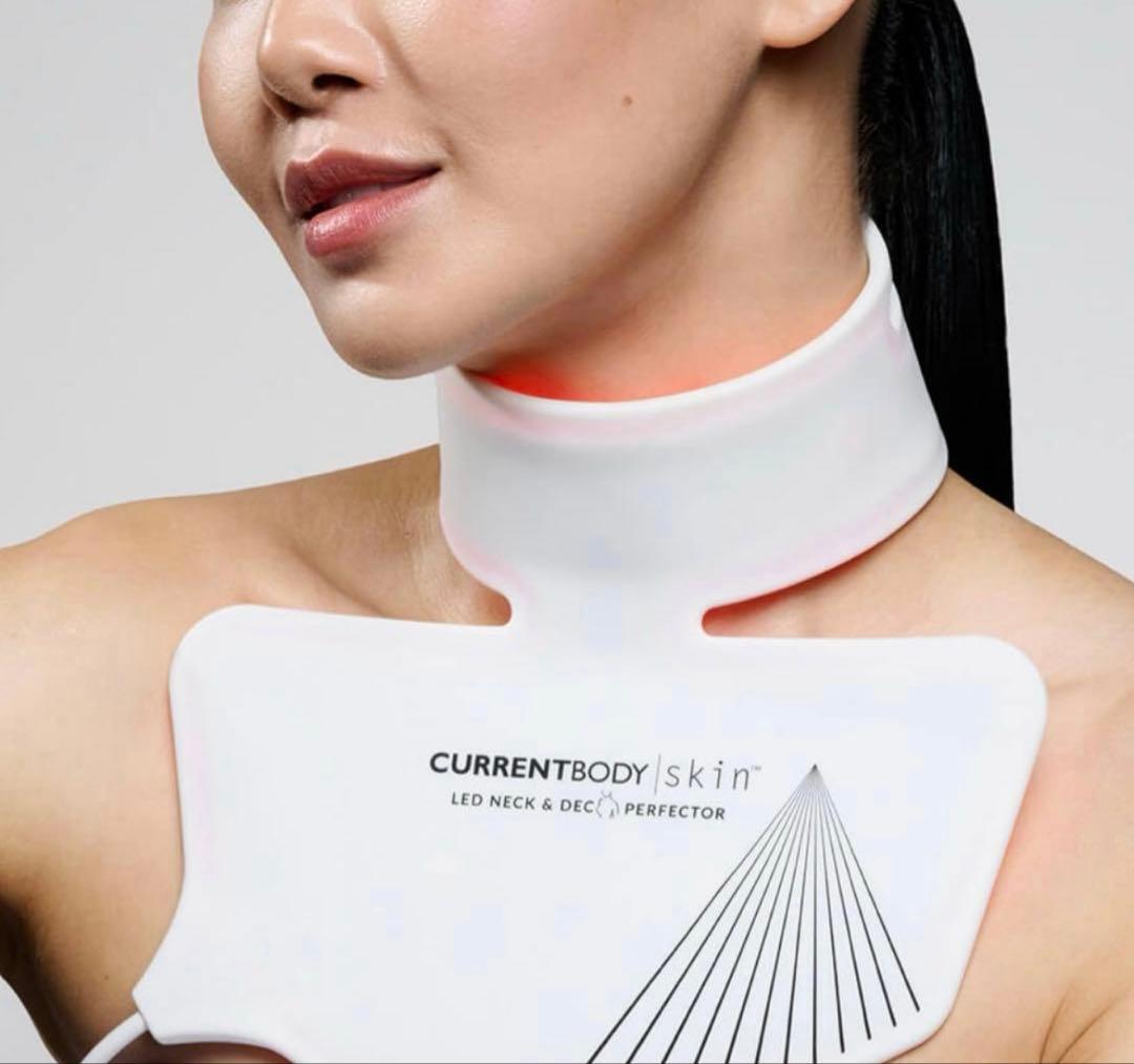 カレントボディ CURRENT BODY LEDデコルテ　ネック　首　美品