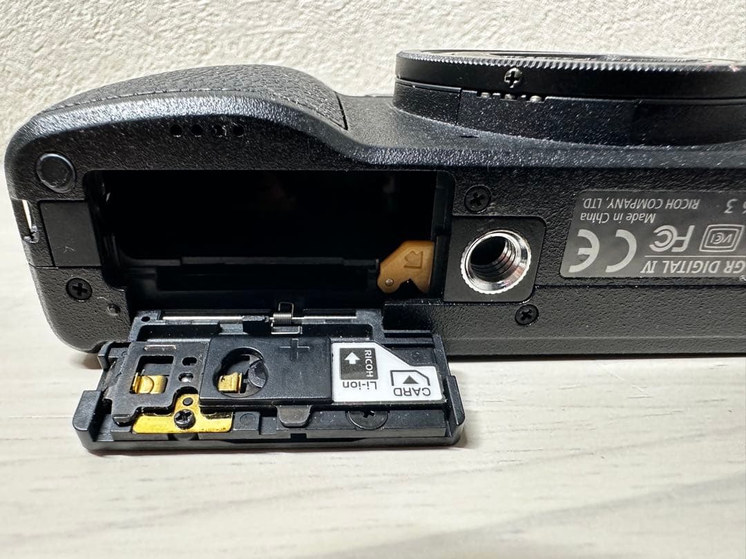 完動品【美品】RICOH GR DIGITAL IV リコー デジタルカメラ