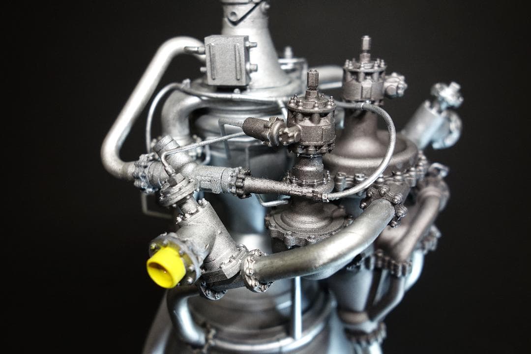 ロケットダイン社製 RL10 ロケットエンジンモデル完成品