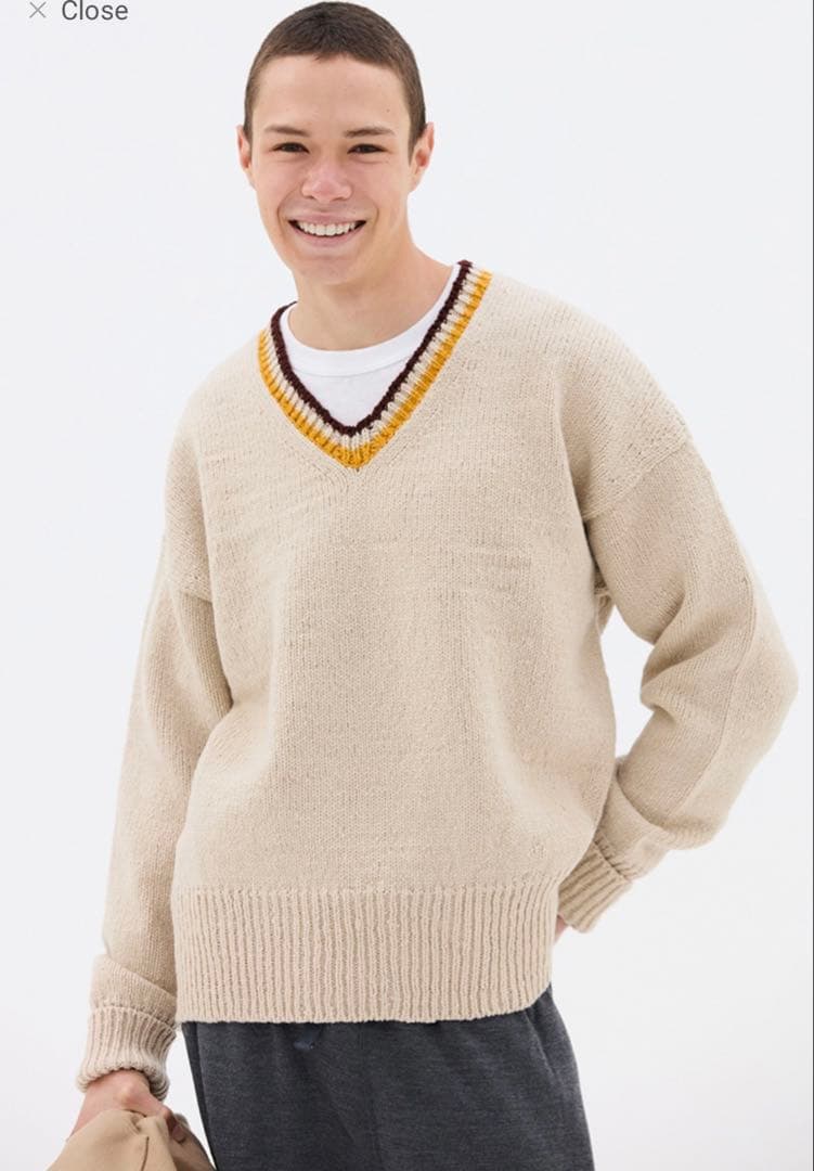 visvim ビズビム Vネックセーター155,991円