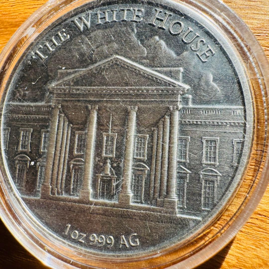 トランプ大統領　1オンス アンティーク銀貨　45代大統領