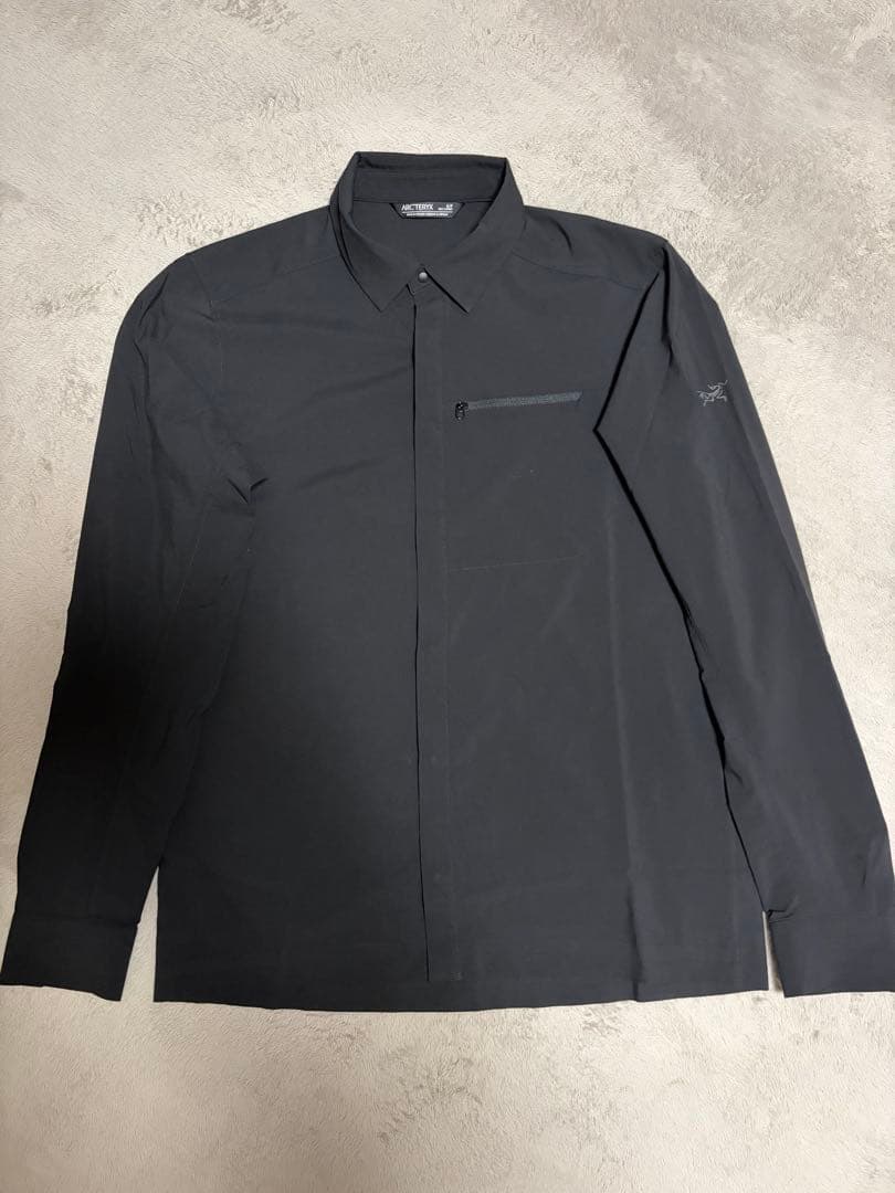 ARC'TERYX ブラック 長袖シャツ